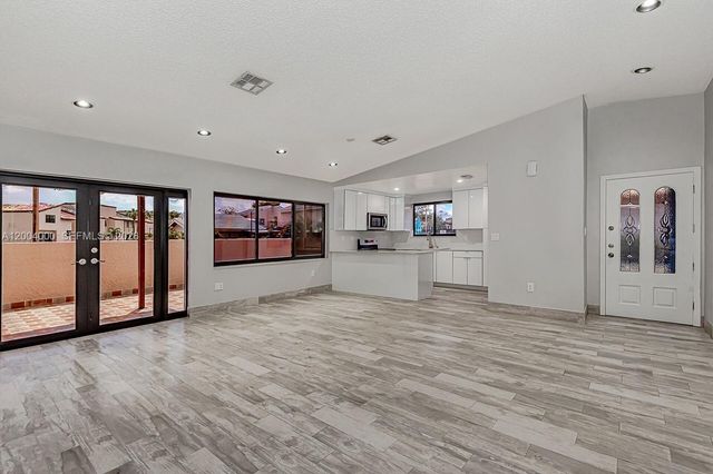 740 NW 105th Pl A6, Miami, FL 33172