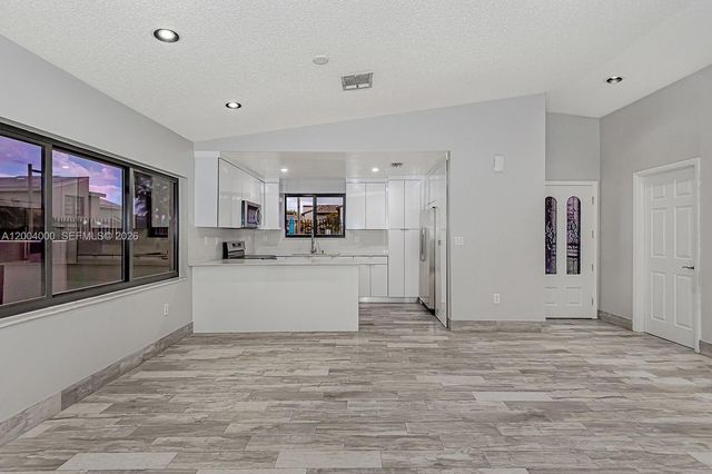 740 NW 105th Pl A6, Miami, FL 33172