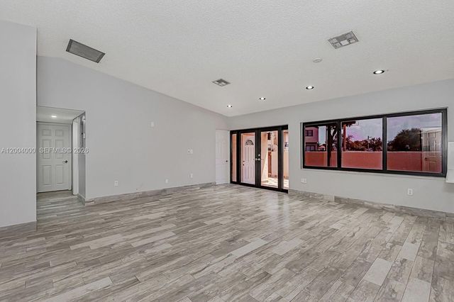 740 NW 105th Pl A6, Miami, FL 33172