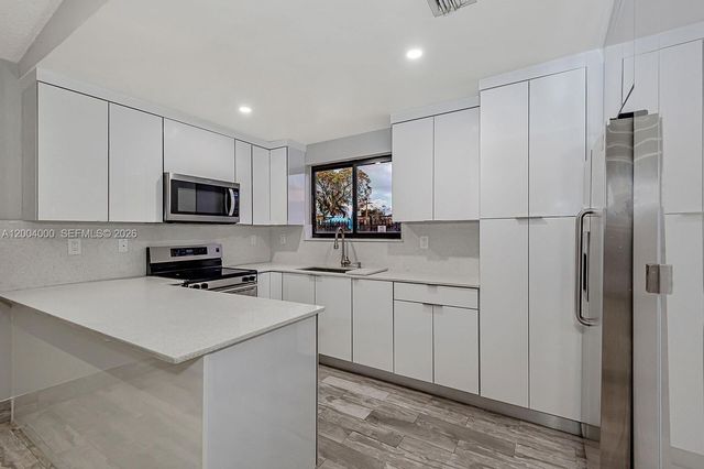 740 NW 105th Pl A6, Miami, FL 33172