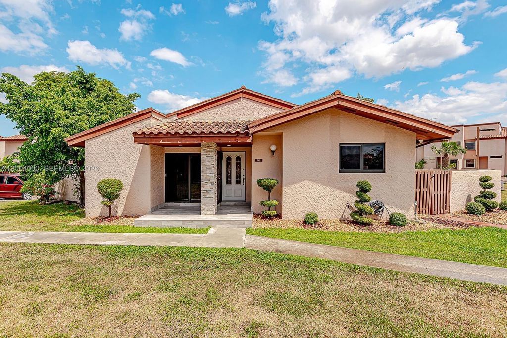 740 NW 105th Pl A6, Miami, FL 33172