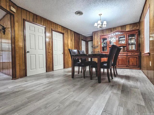 15000 LYTLE SOMERSET RD, Lytle, TX 78052