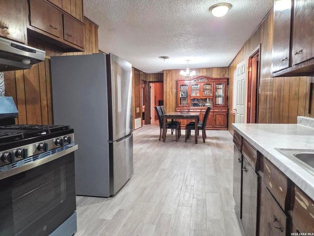 15000 LYTLE SOMERSET RD, Lytle, TX 78052