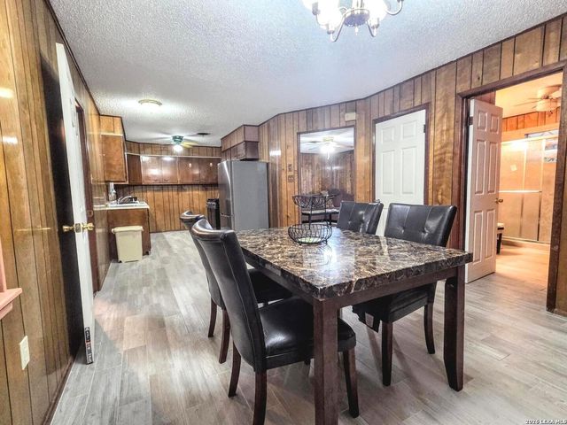 15000 LYTLE SOMERSET RD, Lytle, TX 78052