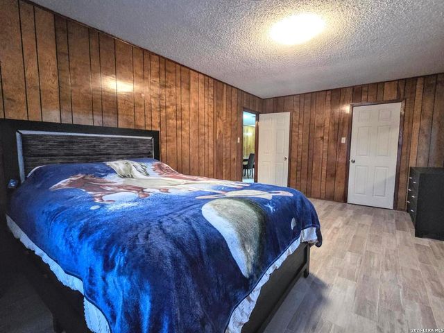 15000 LYTLE SOMERSET RD, Lytle, TX 78052