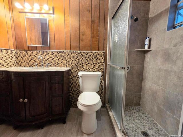 15000 LYTLE SOMERSET RD, Lytle, TX 78052