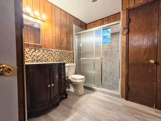 15000 LYTLE SOMERSET RD, Lytle, TX 78052