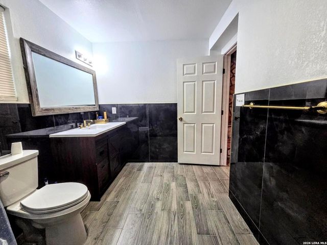 15000 LYTLE SOMERSET RD, Lytle, TX 78052