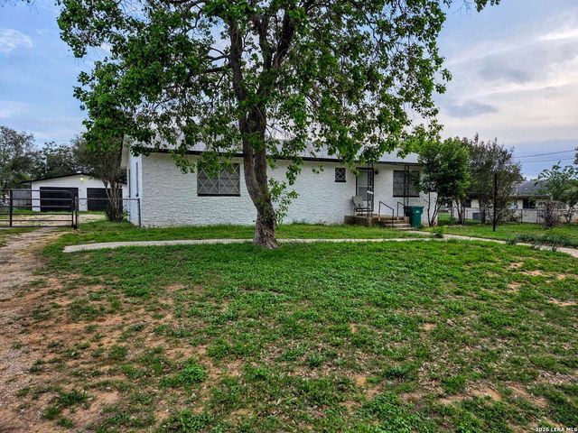 15000 LYTLE SOMERSET RD, Lytle, TX 78052