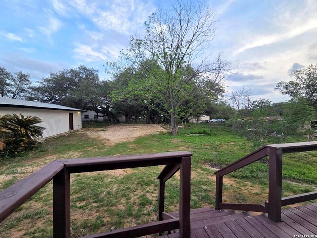 15000 LYTLE SOMERSET RD, Lytle, TX 78052