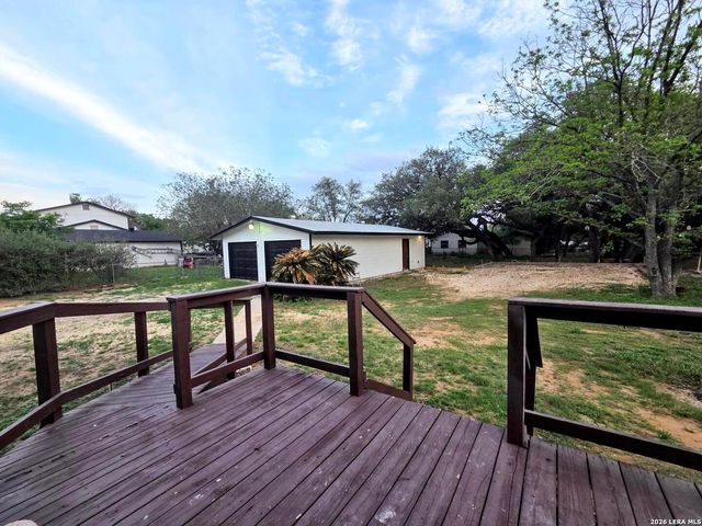 15000 LYTLE SOMERSET RD, Lytle, TX 78052