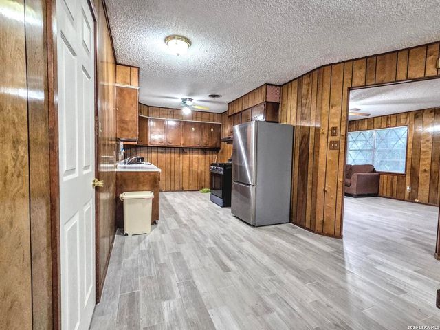15000 LYTLE SOMERSET RD, Lytle, TX 78052