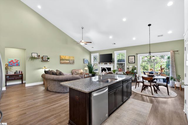 402 Vestry Place, Moore, SC 29369