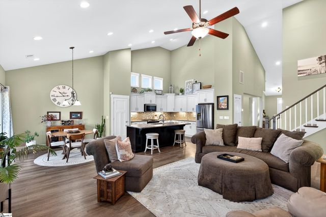 402 Vestry Place, Moore, SC 29369