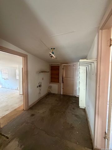 19391 FM 471 S, Natalia, TX 78059