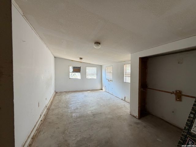 19391 FM 471 S, Natalia, TX 78059