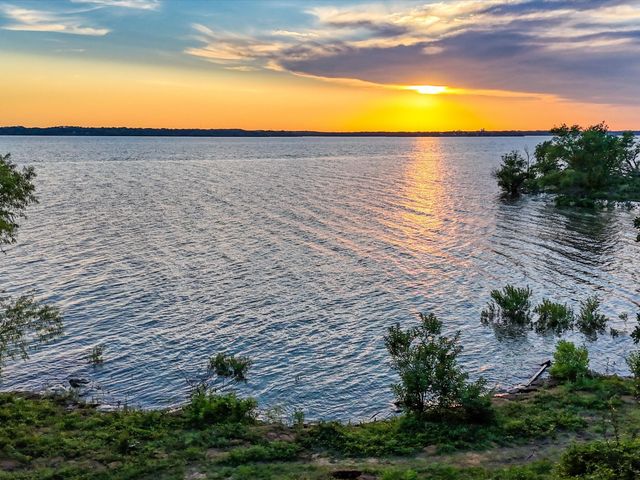 1210 Oak View Court, Oak Point, TX 75068