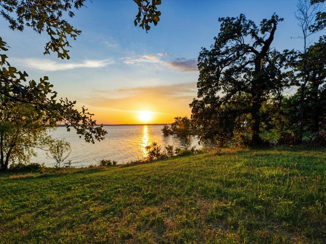1210 Oak View Court, Oak Point, TX 75068