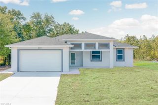 2113 Robert AVE, Alva, FL 33920