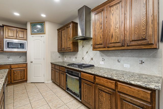 911 Melshire Drive, Garland, TX 75040