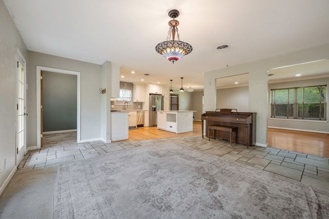 2216 Springhill Drive, Dallas, TX 75228