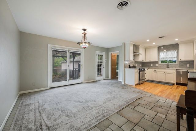 2216 Springhill Drive, Dallas, TX 75228