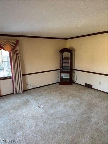 2904 Camelot Court, Willoughby Hills, OH 44092