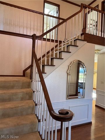 2904 Camelot Court, Willoughby Hills, OH 44092