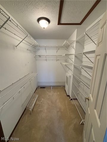 2904 Camelot Court, Willoughby Hills, OH 44092