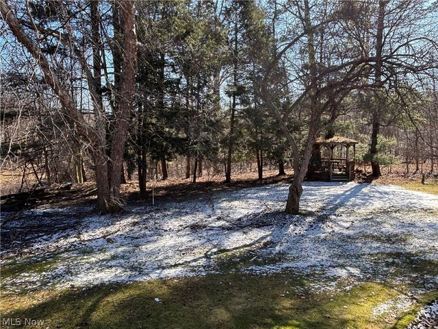 2904 Camelot Court, Willoughby Hills, OH 44092