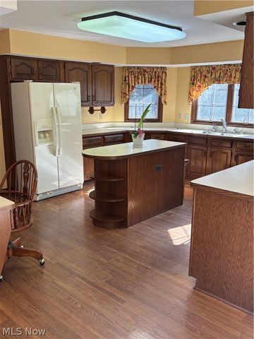 2904 Camelot Court, Willoughby Hills, OH 44092