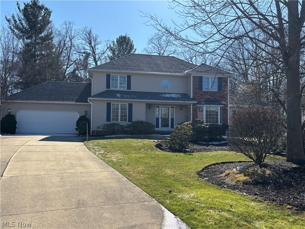 2904 Camelot Court, Willoughby Hills, OH 44092