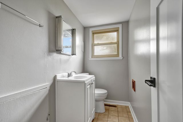 15251 Colina Avenue, Oak Forest, IL 60452