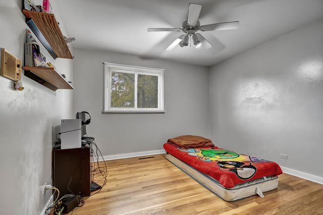 15251 Colina Avenue, Oak Forest, IL 60452