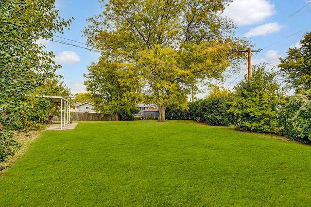 15251 Colina Avenue, Oak Forest, IL 60452