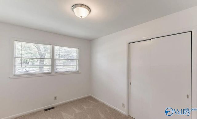 3512 Lois Lane NW, Huntsville, AL 35810