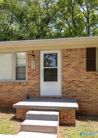 3512 Lois Lane NW, Huntsville, AL 35810