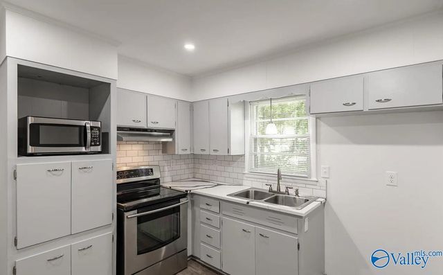 3512 Lois Lane NW, Huntsville, AL 35810