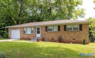 3512 Lois Lane NW, Huntsville, AL 35810
