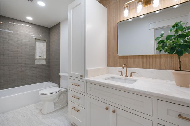 1205 Tall Pines Drive, Friendswood, TX 77546