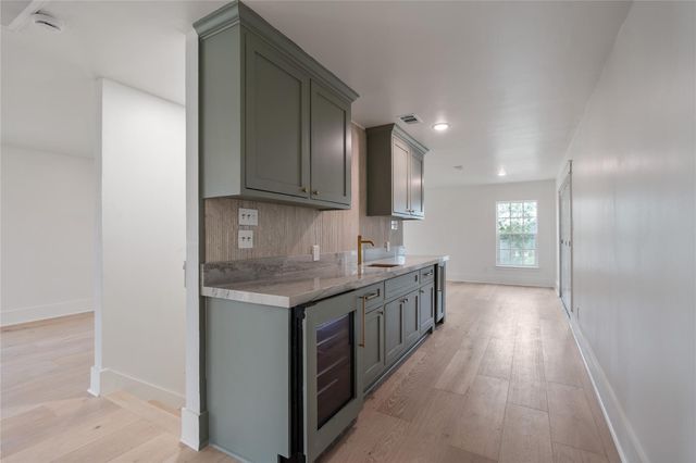 1205 Tall Pines Drive, Friendswood, TX 77546