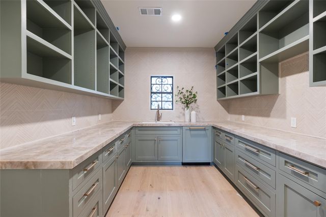 1205 Tall Pines Drive, Friendswood, TX 77546