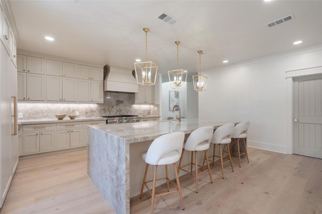 1205 Tall Pines Drive, Friendswood, TX 77546