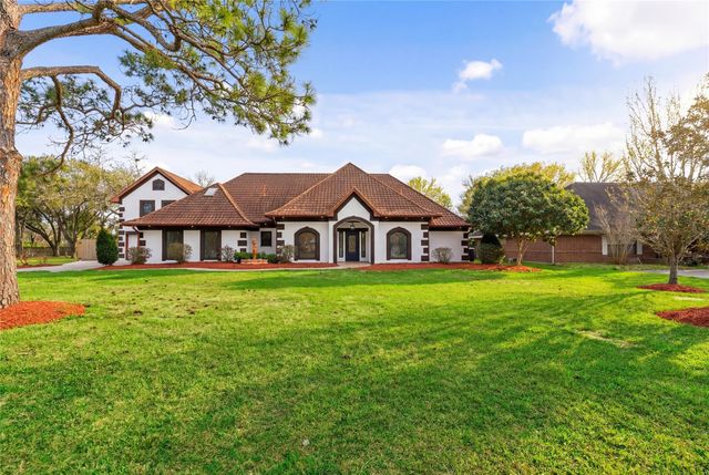 1205 Tall Pines Drive, Friendswood, TX 77546