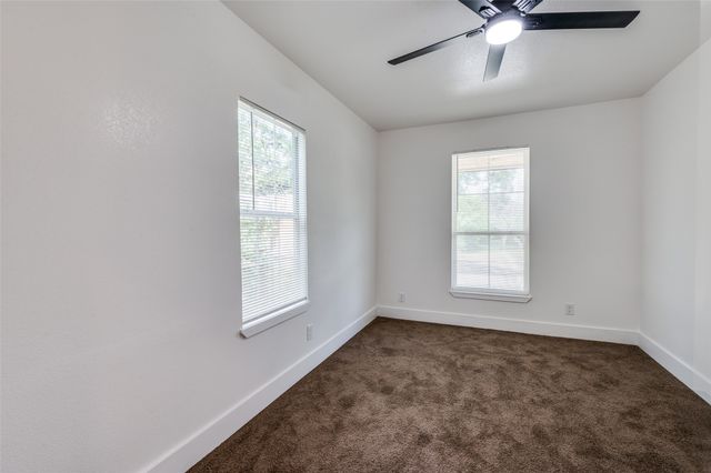 912 Duff Court, Fort Worth, TX 76112