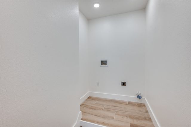 912 Duff Court, Fort Worth, TX 76112