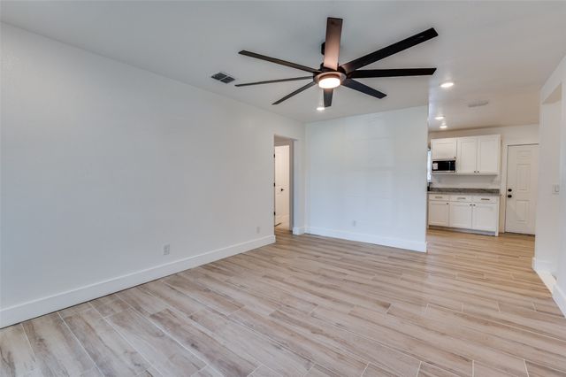 912 Duff Court, Fort Worth, TX 76112