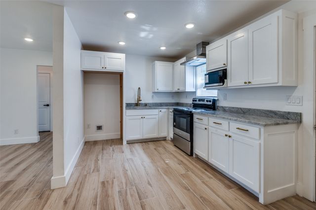 912 Duff Court, Fort Worth, TX 76112
