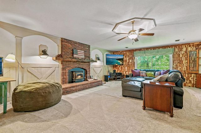 107 Oakwood Drive, Branson, MO 65616