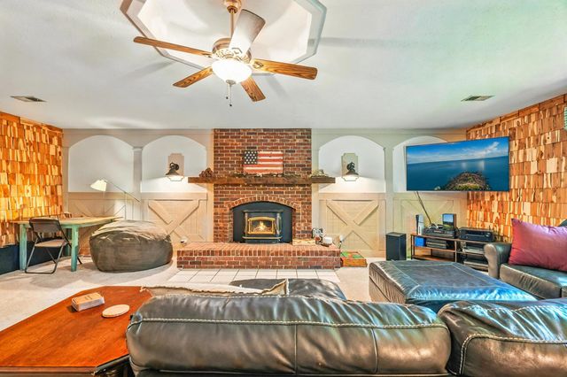 107 Oakwood Drive, Branson, MO 65616